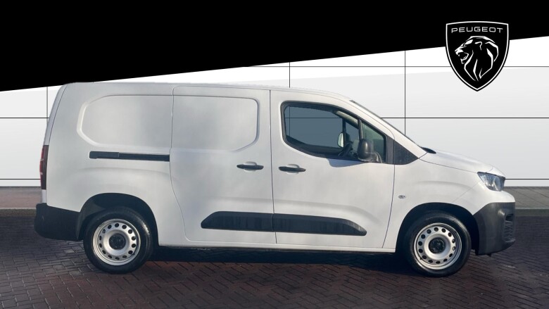 Peugeot Partner Long Diesel 950 1.5 BlueHDi 100 Professional Premium + Van